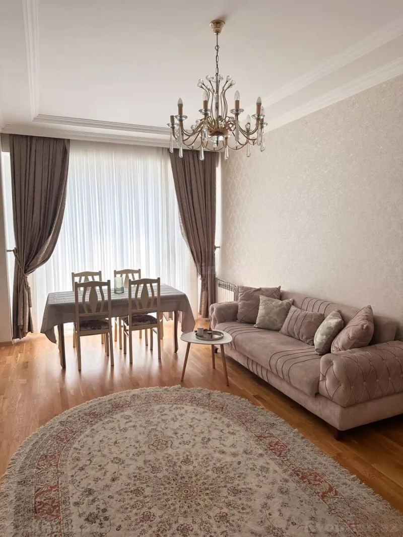 2 otaqlı Mənzil 80 m² İnşaatçılar m. Kirayə verilir