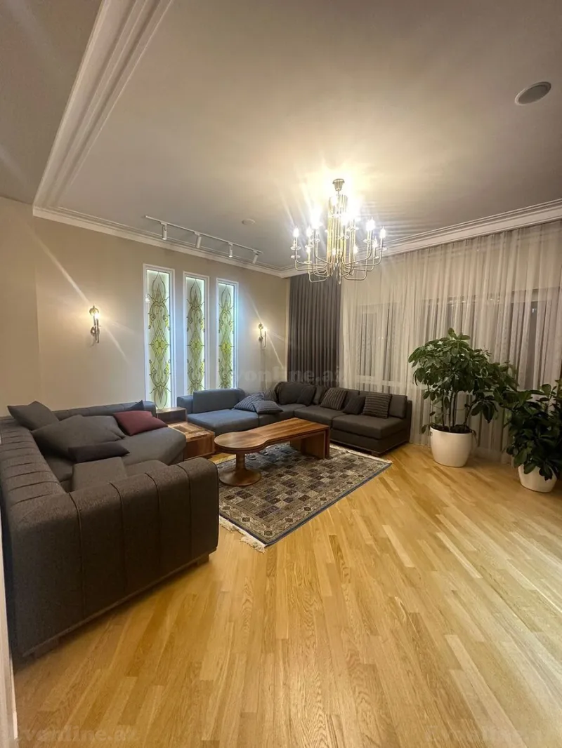 3 otaqlı Mənzil 174 m² 8 Noyabr m. Kirayə verilir