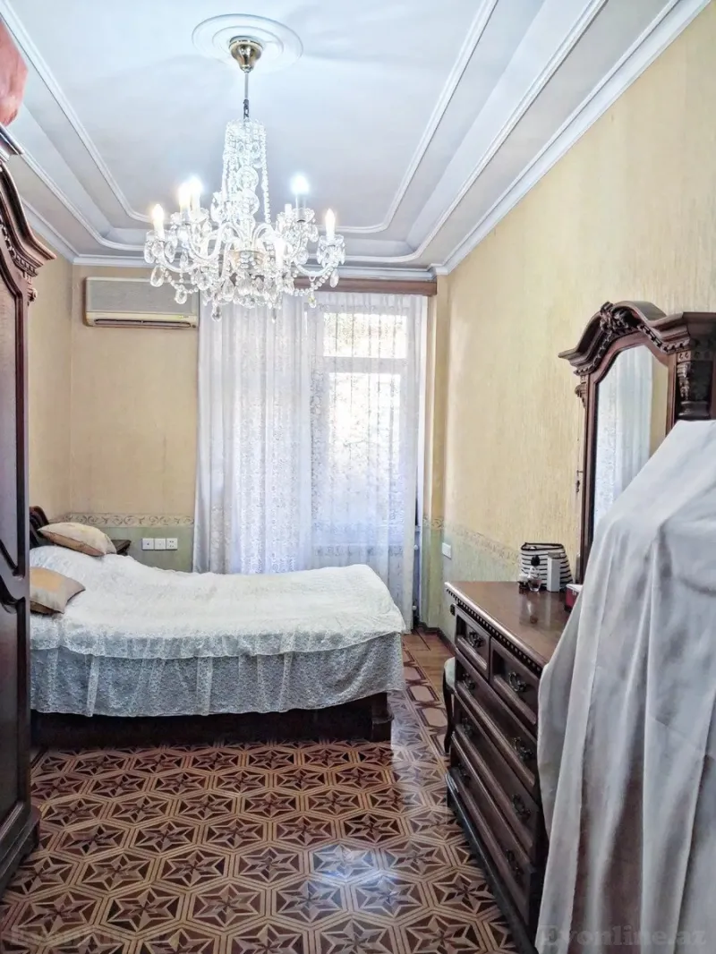 Satılır 4 otaqlı Mənzil Köhnə tikili 124 m² Sahil m. - şəkil 4