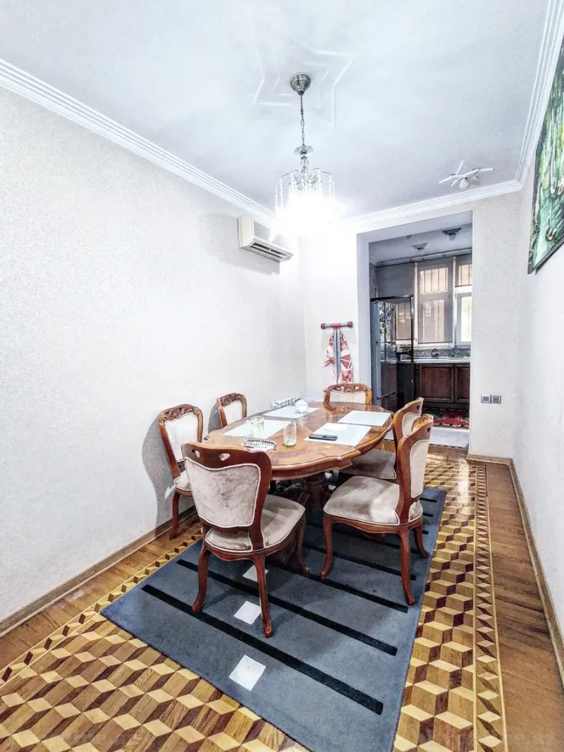 Satılır 4 otaqlı Mənzil Köhnə tikili 124 m² Sahil m. - şəkil 7