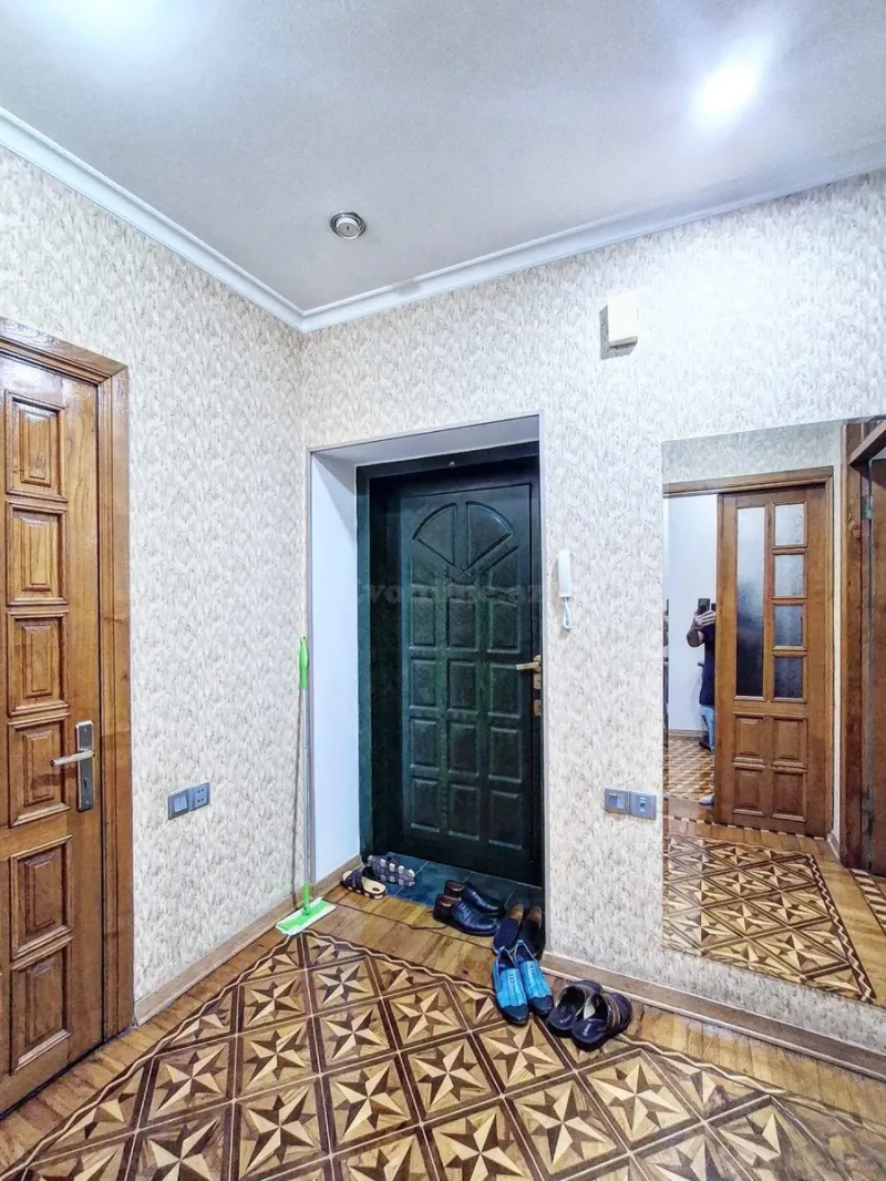 Satılır 4 otaqlı Mənzil Köhnə tikili 124 m² Sahil m. - şəkil 9