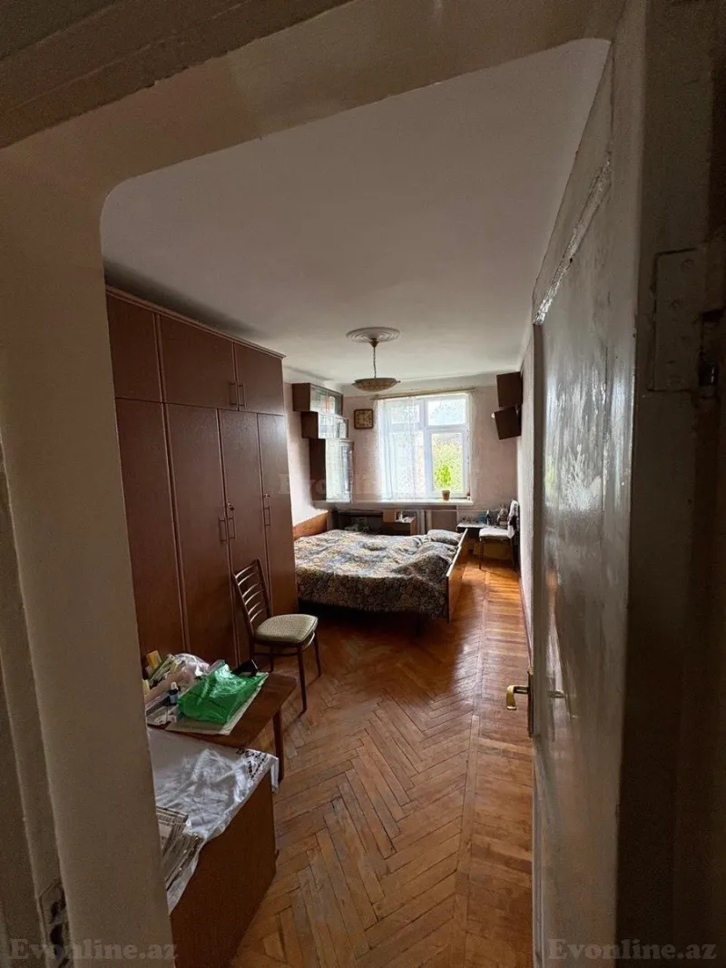 Satılır 2 otaqlı Mənzil Köhnə tikili 56 m² Nərimanov r. - şəkil 3