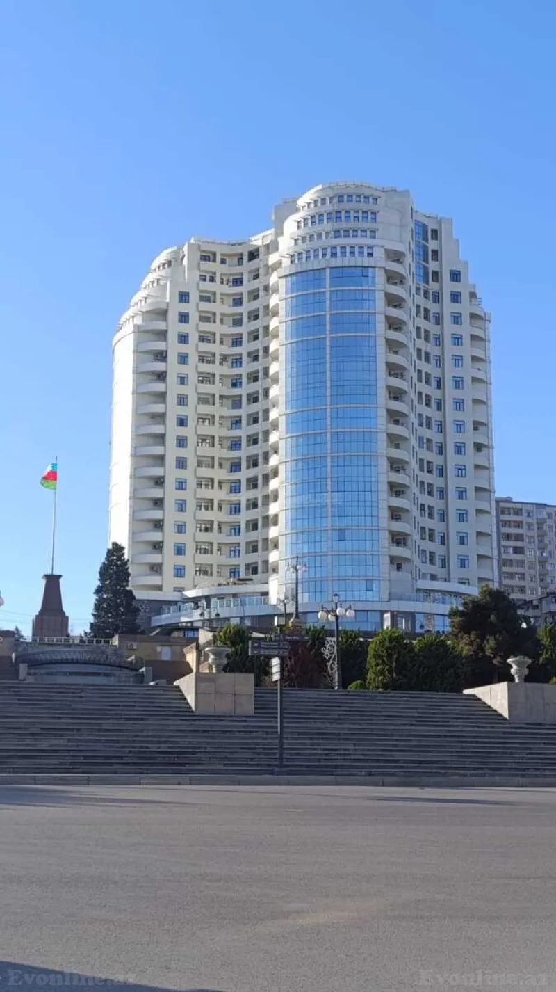 Satılır 4 otaqlı Mənzil Yeni tikili 201 m² Elmlər Akademiyası m.