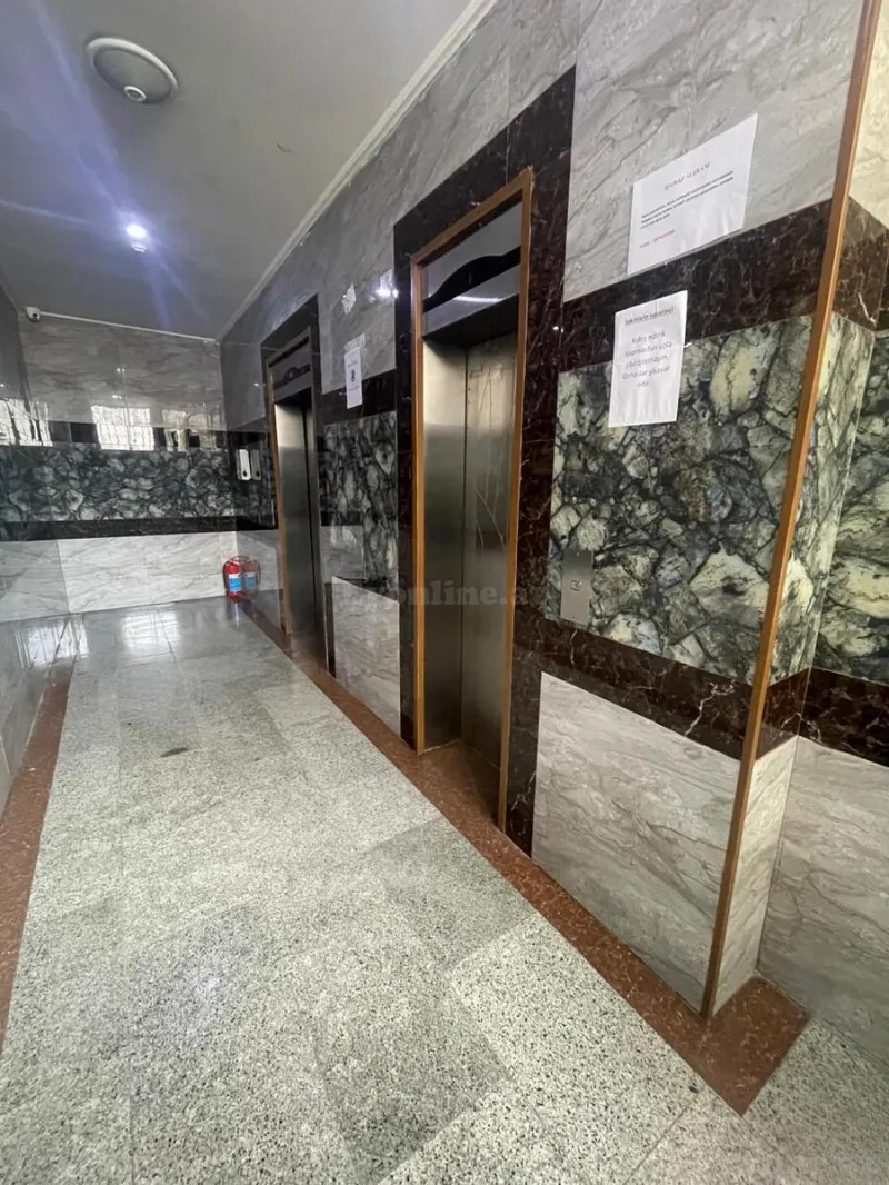 Satılır 3 otaqlı Mənzil Yeni tikili 127 m² Səbail r. - şəkil 28