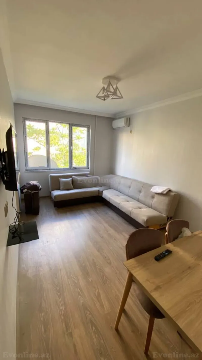 Kirayə verilir 1 otaqlı Mənzil Köhnə tikili 40 m² Gənclik m.