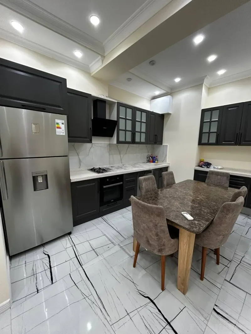 Kirayə verilir 4 otaqlı Mənzil Yeni tikili 120 m² Nərimanov r. - şəkil 3