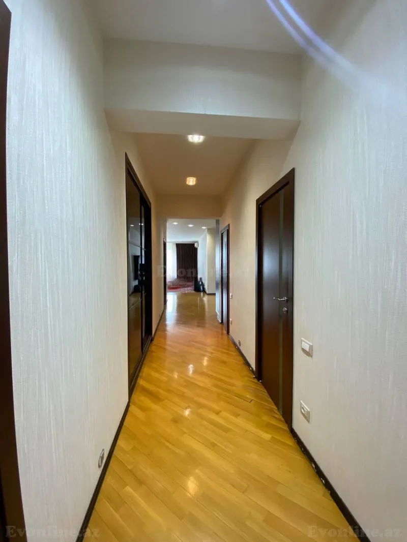 Satılır 4 otaqlı Mənzil Yeni tikili 200 m² 28 May m. - şəkil 4