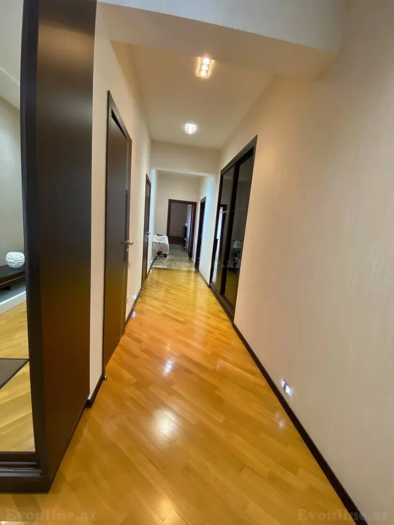 Satılır 4 otaqlı Mənzil Yeni tikili 200 m² 28 May m. - şəkil 16
