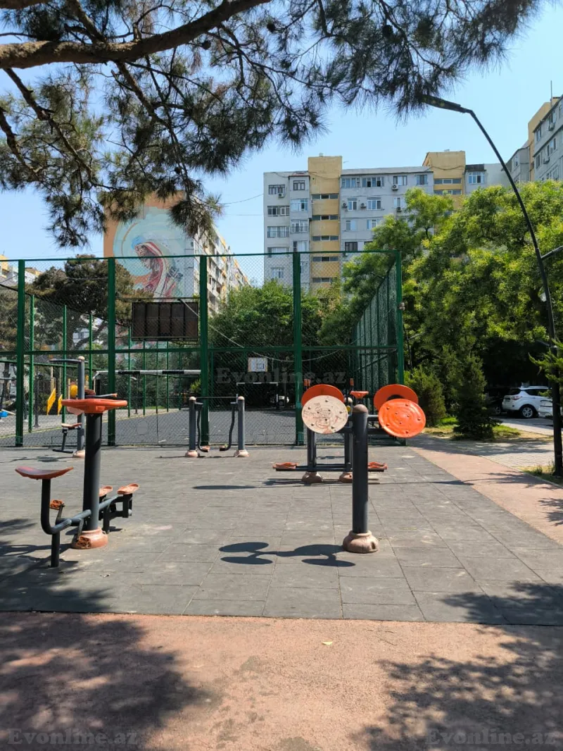 Satılır 2 otaqlı Mənzil Köhnə tikili 41 m² Gənclik m. - şəkil 2