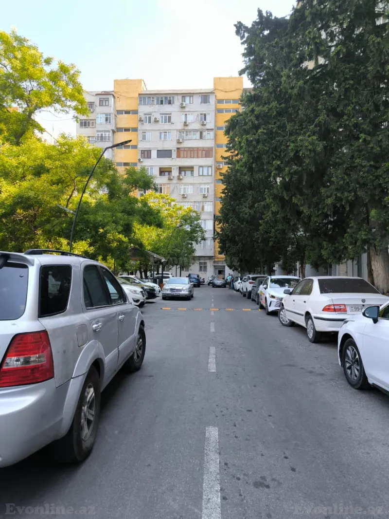 Satılır 2 otaqlı Mənzil Köhnə tikili 41 m² Gənclik m. - şəkil 3