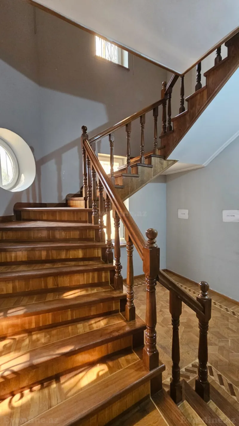 Kirayə verilir 10 otaqlı Həyət evi 5.8 m² Atatürk pr. - şəkil 4