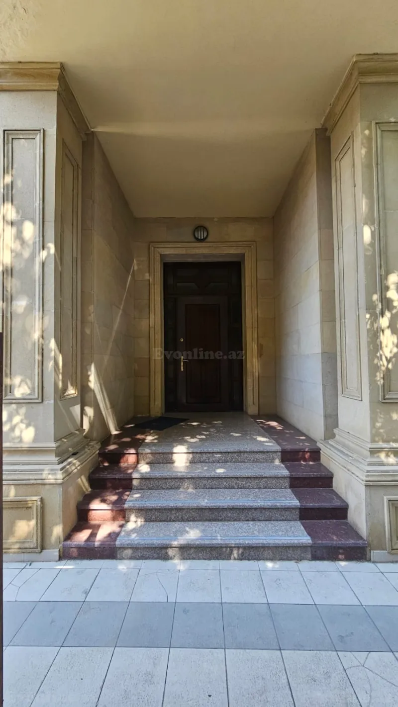 Kirayə verilir 10 otaqlı Həyət evi 5.8 m² Atatürk pr. - şəkil 5