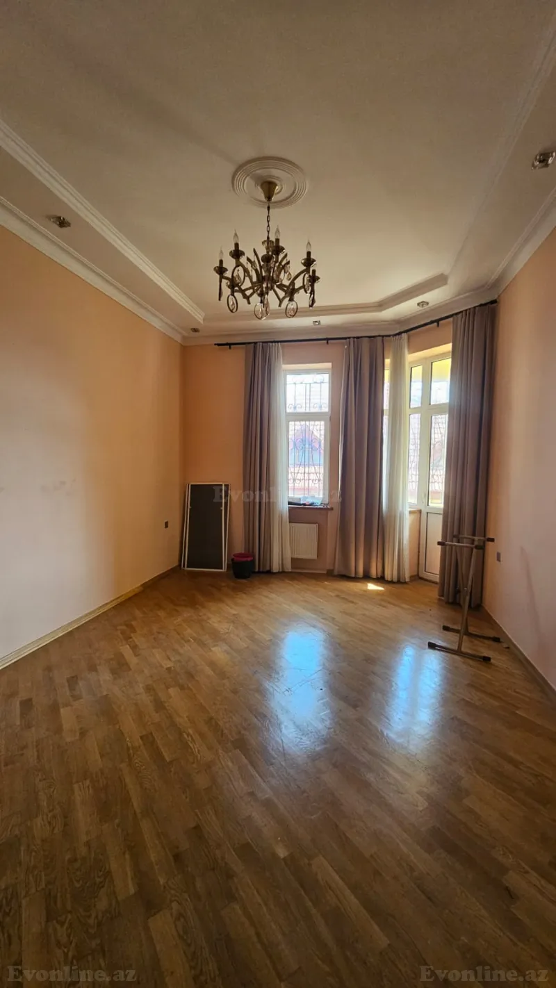 Kirayə verilir 10 otaqlı Həyət evi 5.8 m² Atatürk pr. - şəkil 7