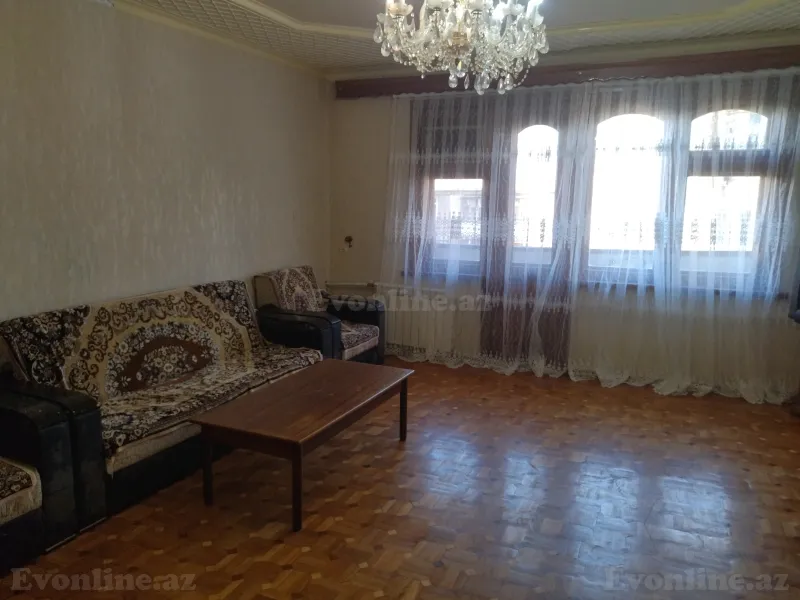 Kirayə verilir 3 otaqlı Mənzil Köhnə tikili 90 m² 8 Noyabr m.