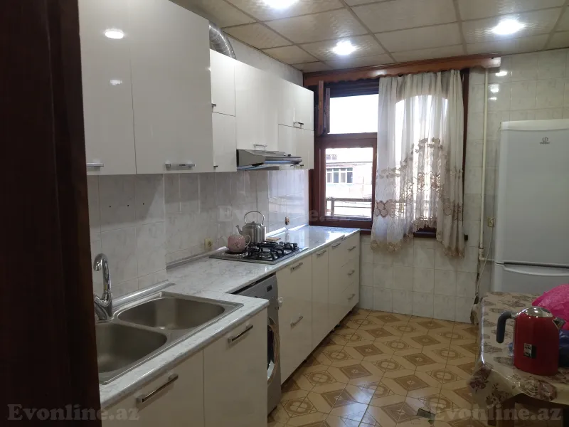 Kirayə verilir 3 otaqlı Mənzil Köhnə tikili 90 m² 8 Noyabr m. - şəkil 7