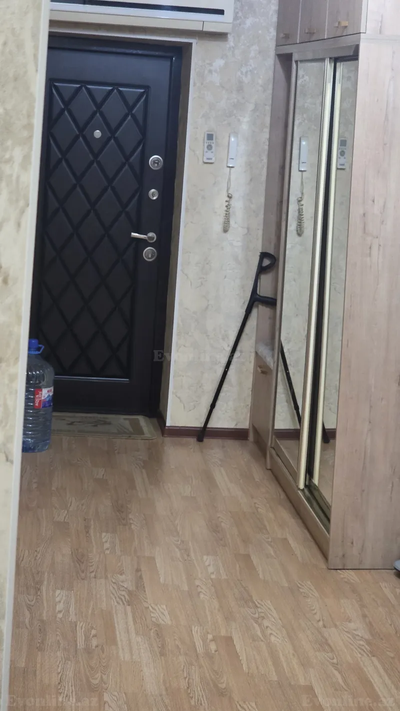 Satılır 4 otaqlı Mənzil Köhnə tikili 110 m² Yasamal