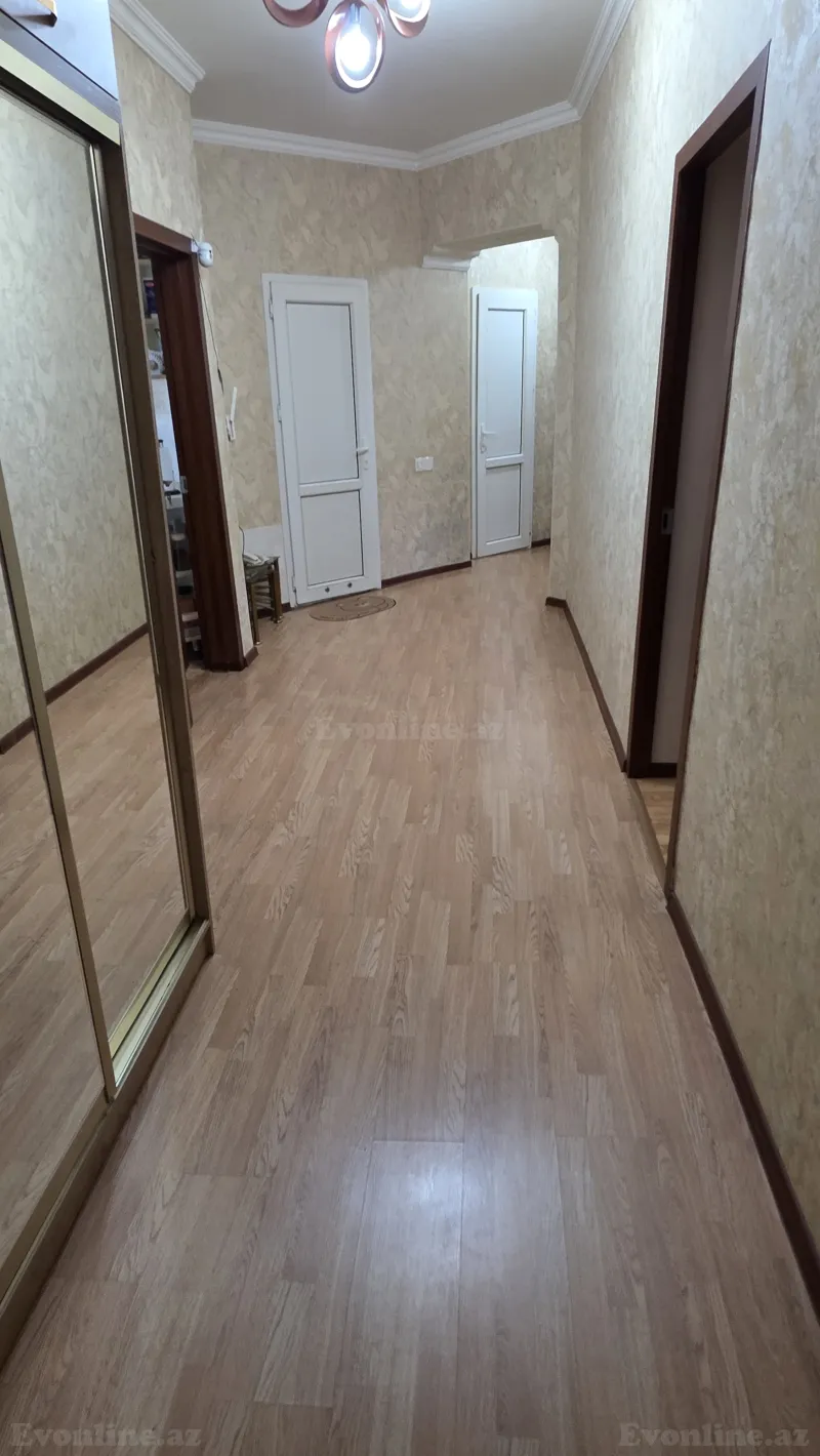 Satılır 4 otaqlı Mənzil Köhnə tikili 110 m² Yasamal - şəkil 2