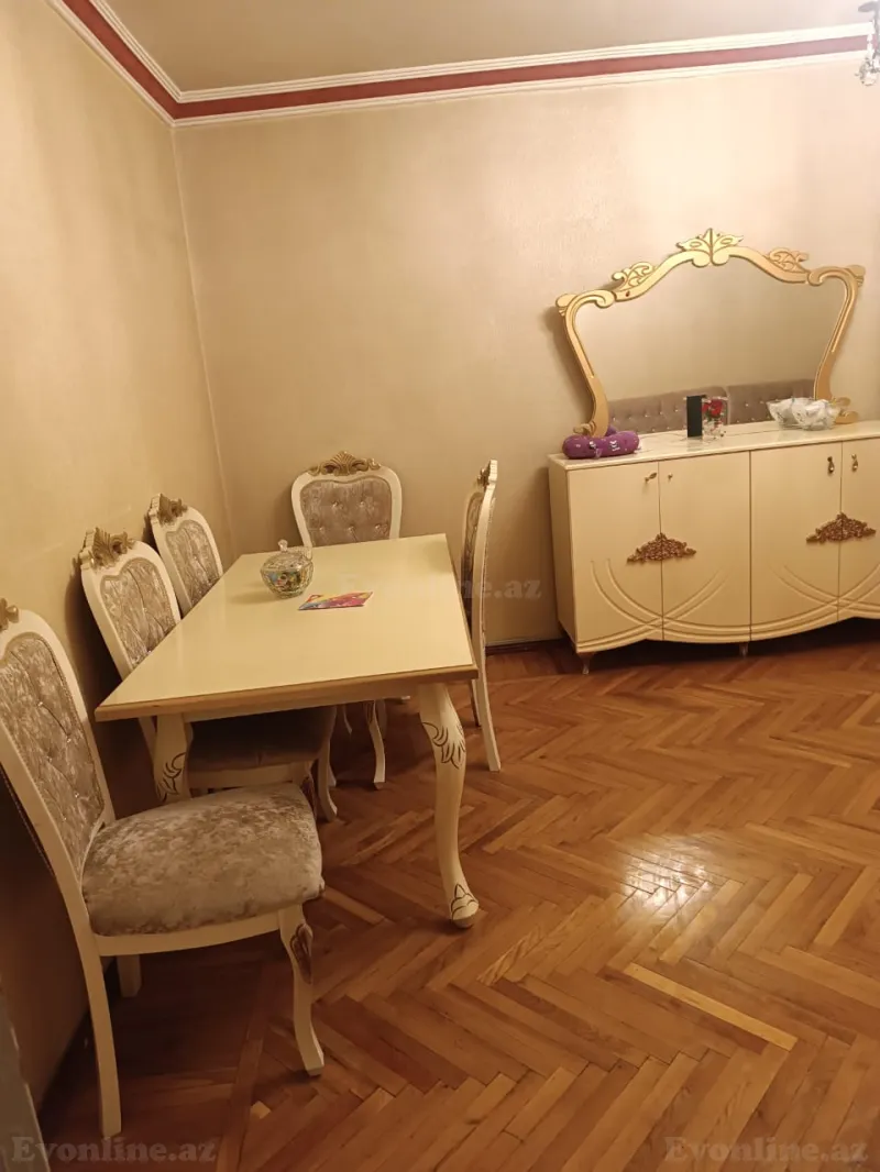 Kirayə verilir 3 otaqlı Mənzil Köhnə tikili 84 m² Gəncə