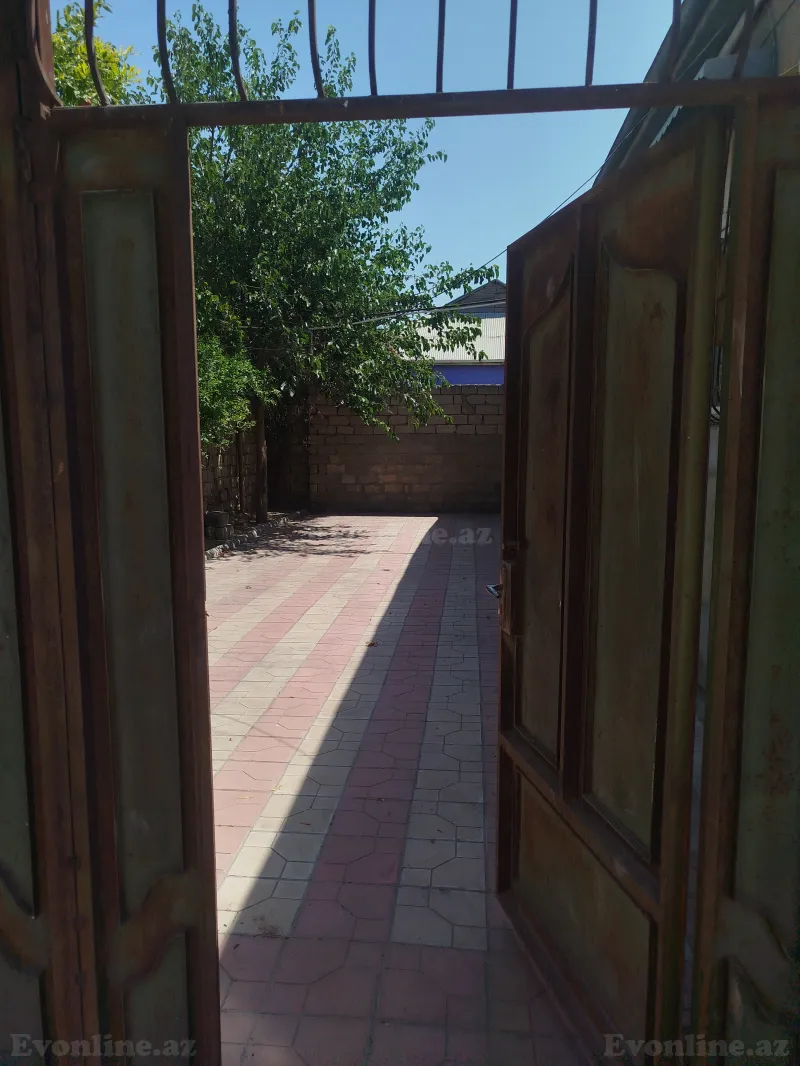 4 otaqlı Həyət evi 100 m² Zabrat Satılır