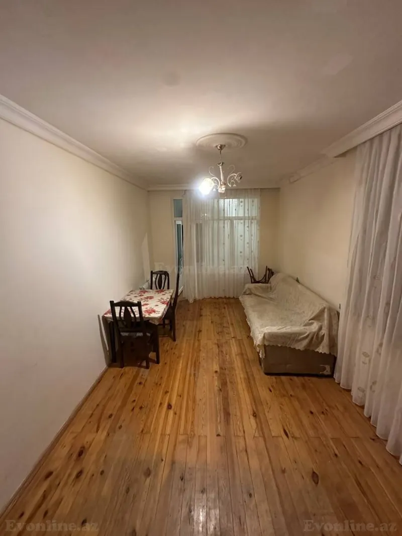 Kirayə verilir 2 otaqlı Mənzil Köhnə tikili 45 m² Bakıxanov