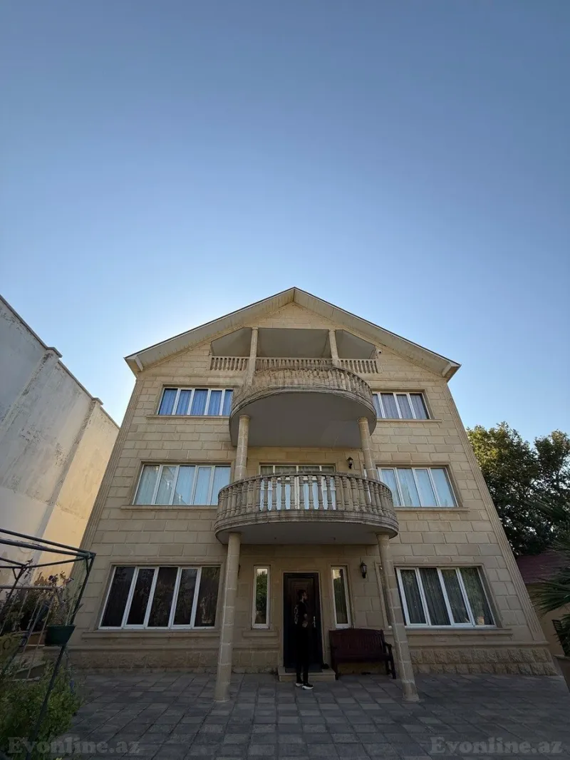 12 otaqlı Həyət evi 600 m² Badamdar Satılır