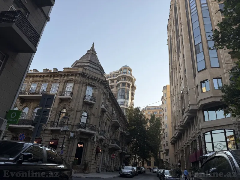 3 otaqlı Mənzil 120 m² Səbail r. Satılır