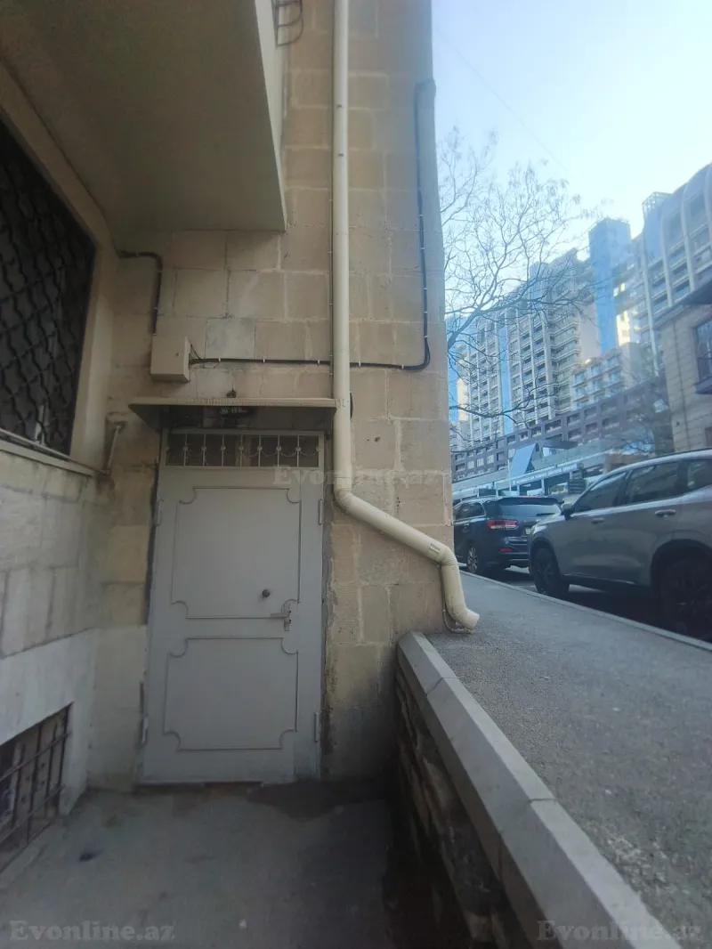 Satılır 2 otaqlı Mənzil Köhnə tikili 57.6 m² İçərişəhər m. - şəkil 4
