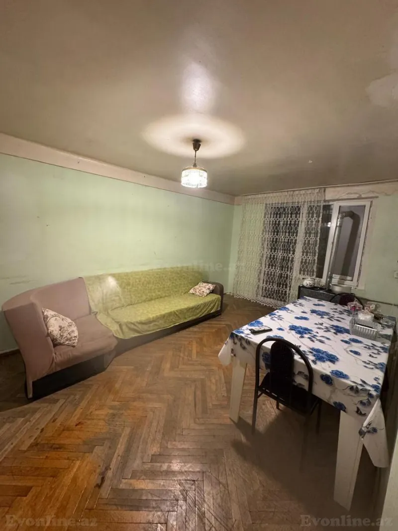 3 otaqlı Mənzil 70 m² İnşaatçılar m. Satılır