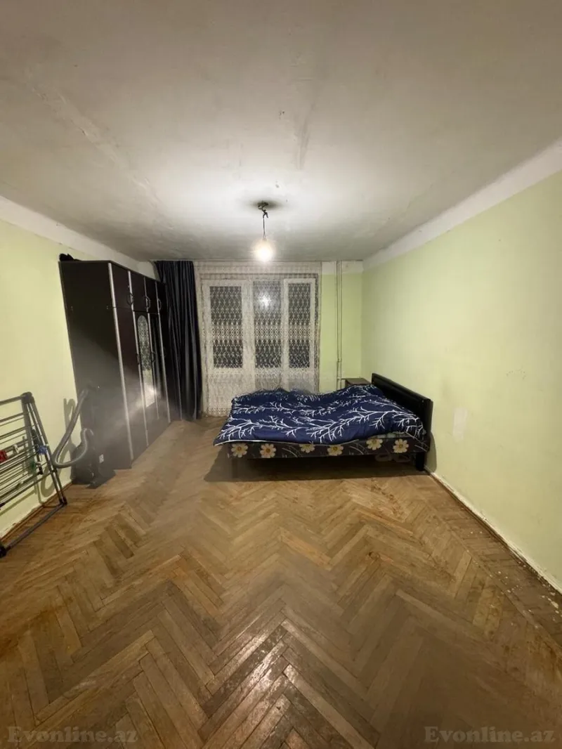 Satılır 3 otaqlı Mənzil Köhnə tikili 70 m² İnşaatçılar m. - şəkil 2