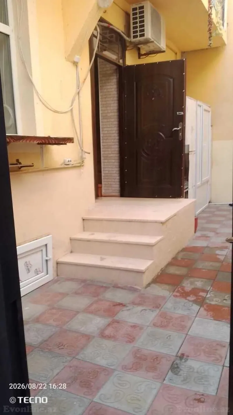 4 otaqlı Həyət evi 100 m² Xırdalan Kirayə verilir