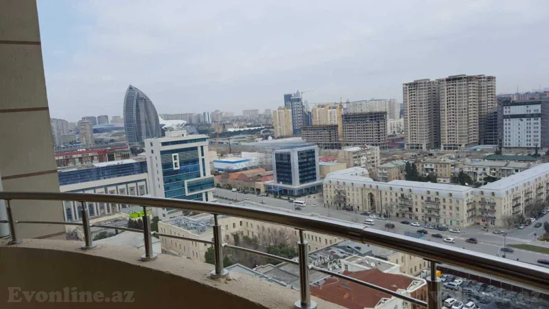 Bakı, Nəsimi r., 28 May m.da 2 otaqlı mənzil kirayə verilir
