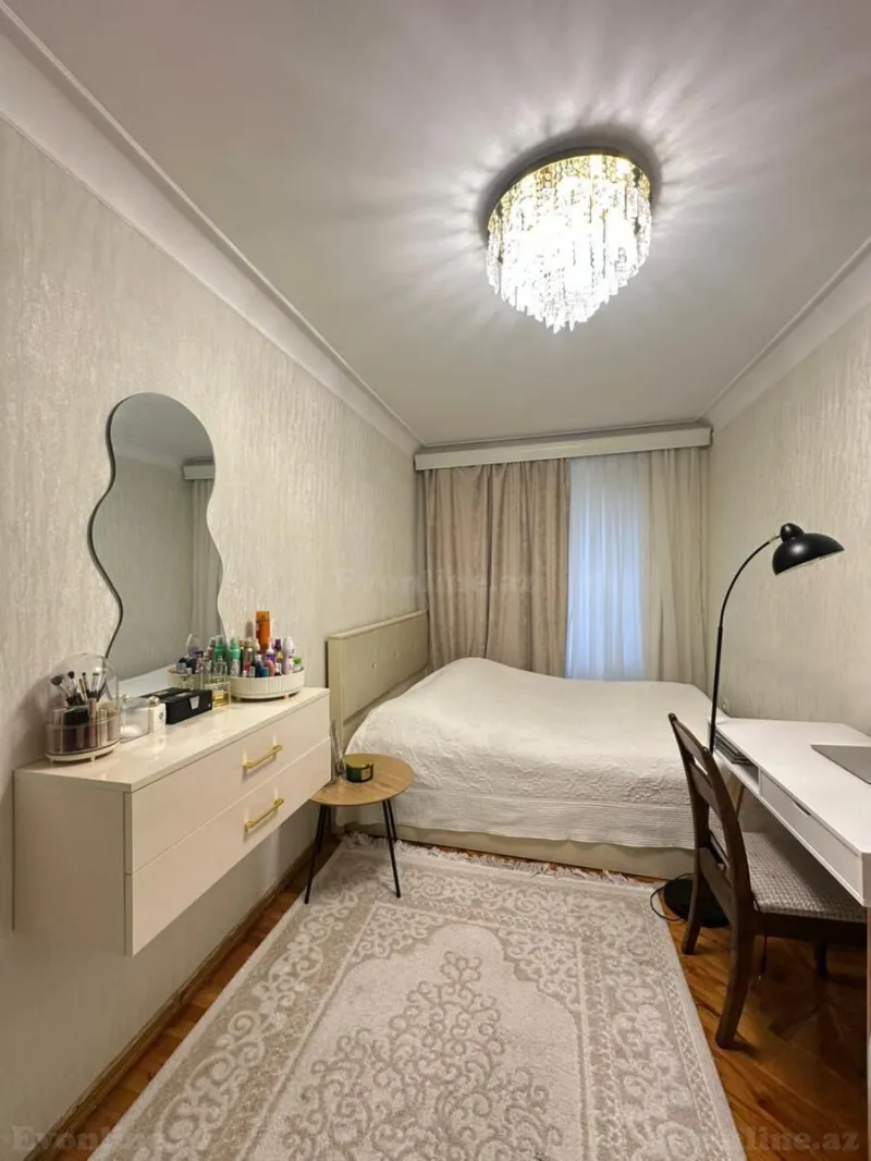 Satılır 3 otaqlı Mənzil Köhnə tikili 70 m² Gənclik m. - şəkil 6
