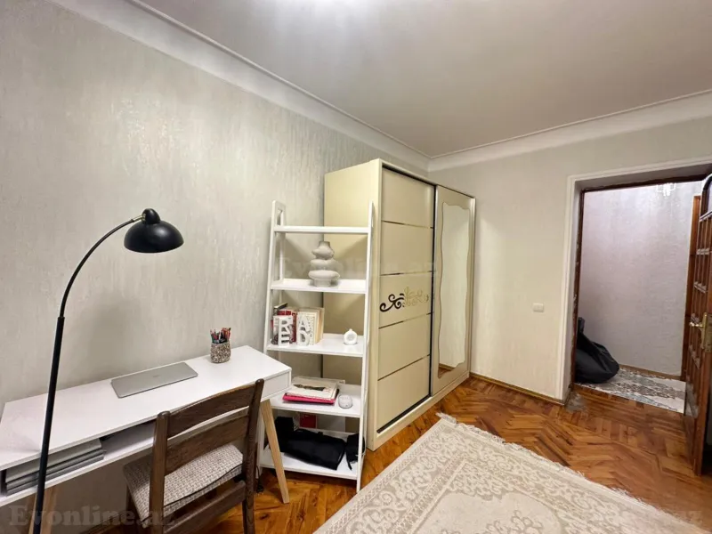 Satılır 3 otaqlı Mənzil Köhnə tikili 70 m² Gənclik m. - şəkil 8