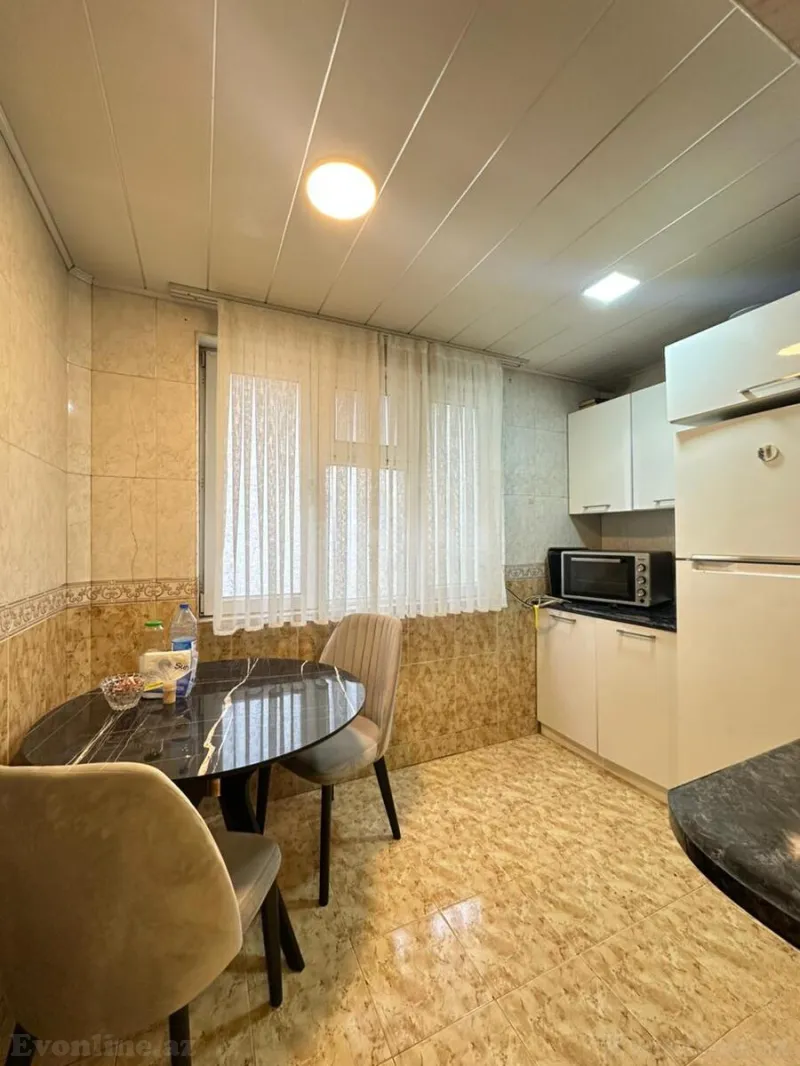 Satılır 3 otaqlı Mənzil Köhnə tikili 70 m² Gənclik m. - şəkil 11