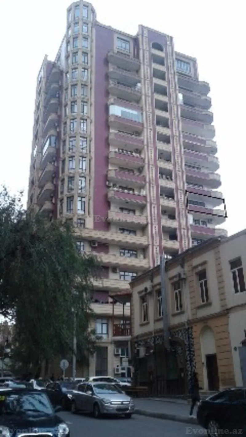 4 otaqlı Mənzil 186 m² 28 May m. Satılır