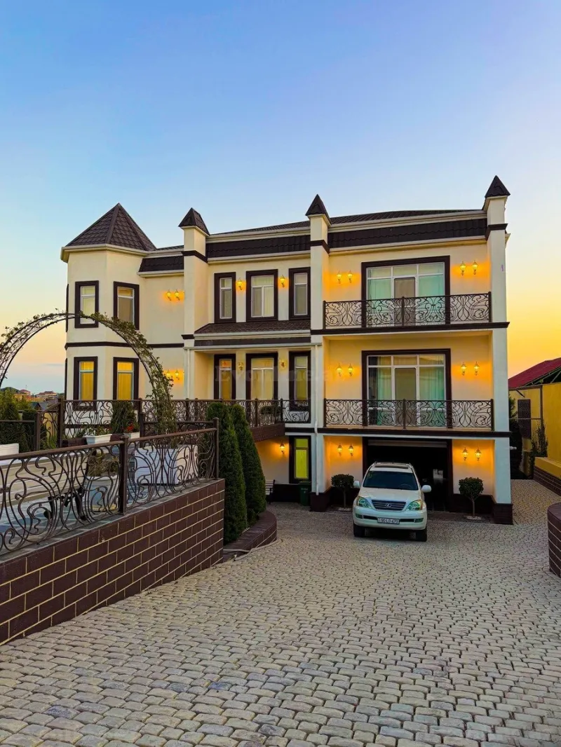6 otaqlı Həyət evi 500 m² Mərdəkan Satılır