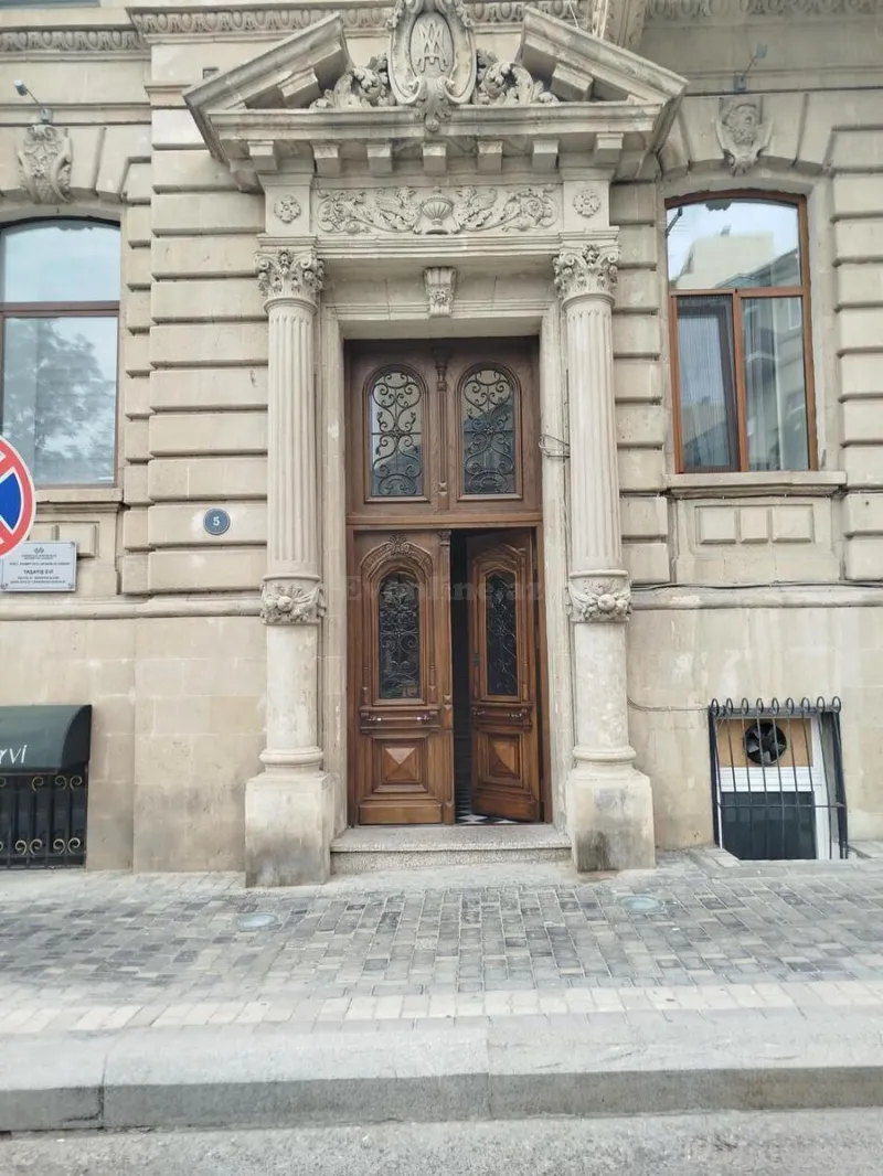 Kirayə verilir Ofis 150 m² Səbail r. - şəkil 2
