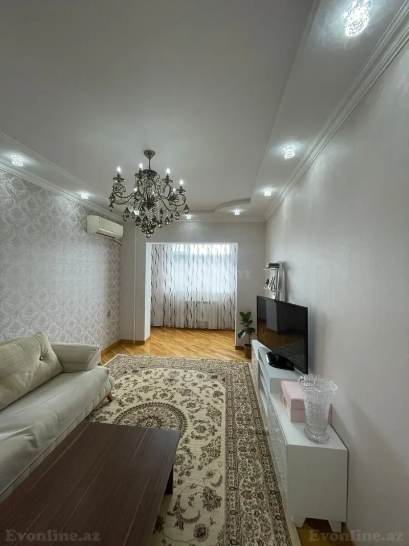3 otaqlı Mənzil 85 m² 8-ci mikrorayon Satılır