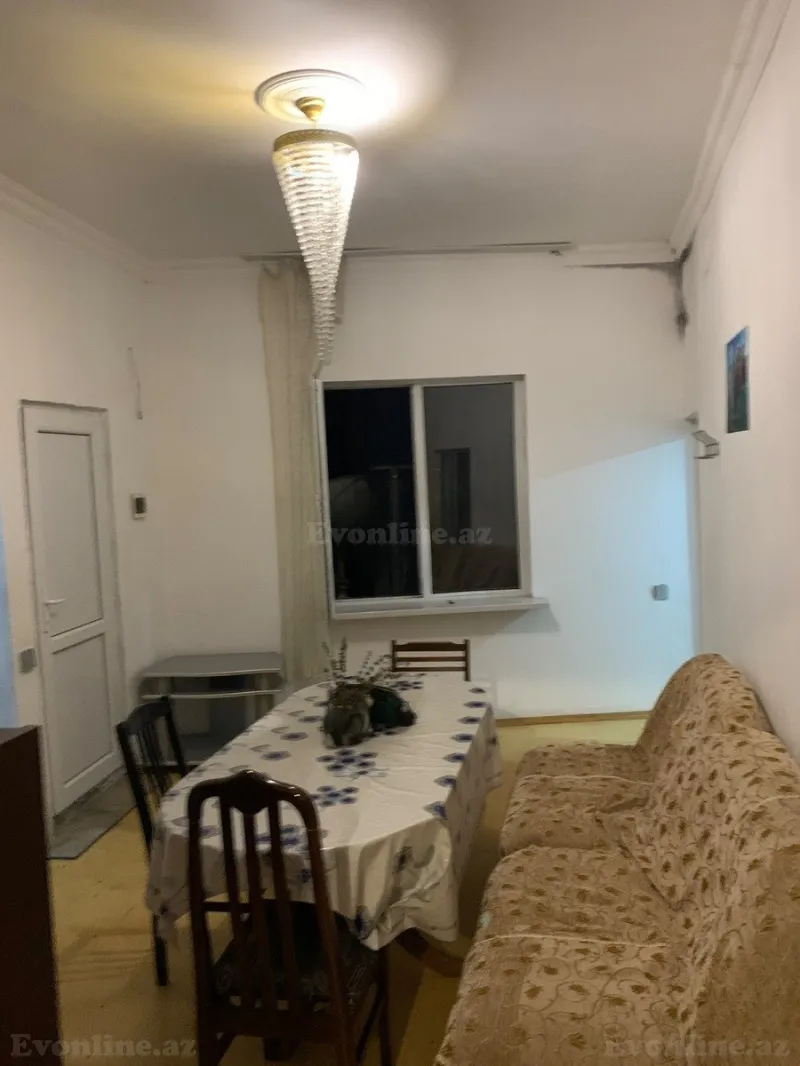 Kirayə verilir 6 otaqlı Mənzil Yeni tikili 130 m² 8 Noyabr m.