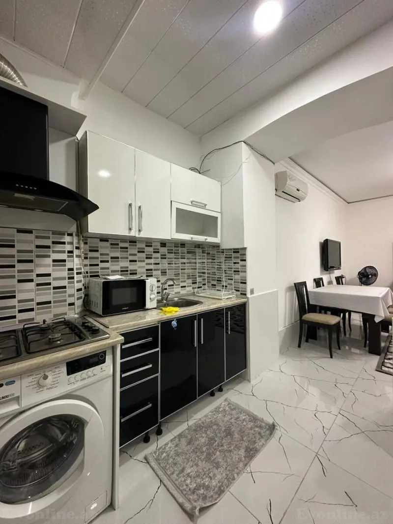 2 otaqlı Mənzil 42 m² 28 May m. Kirayə verilir