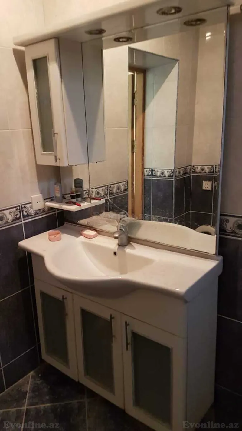 5 otaqlı Həyət evi 200 m² Əhmədli m. Kirayə verilir