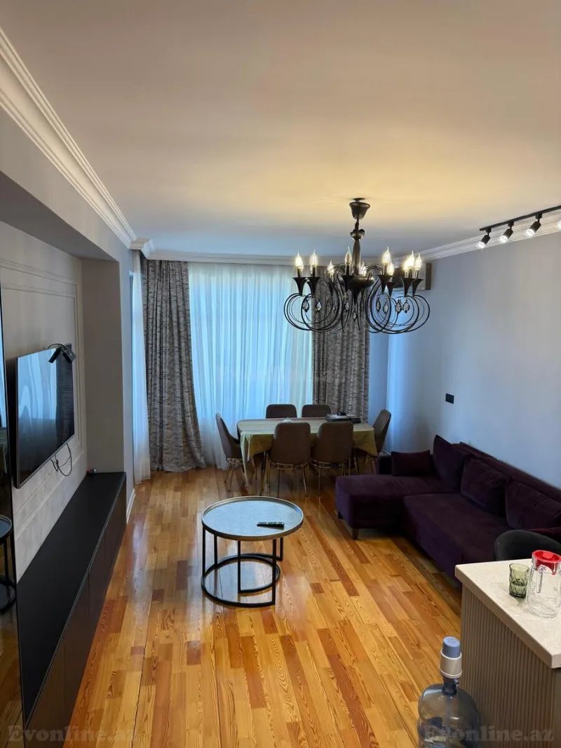 3 otaqlı Mənzil 105 m² Neftçilər m. Satılır