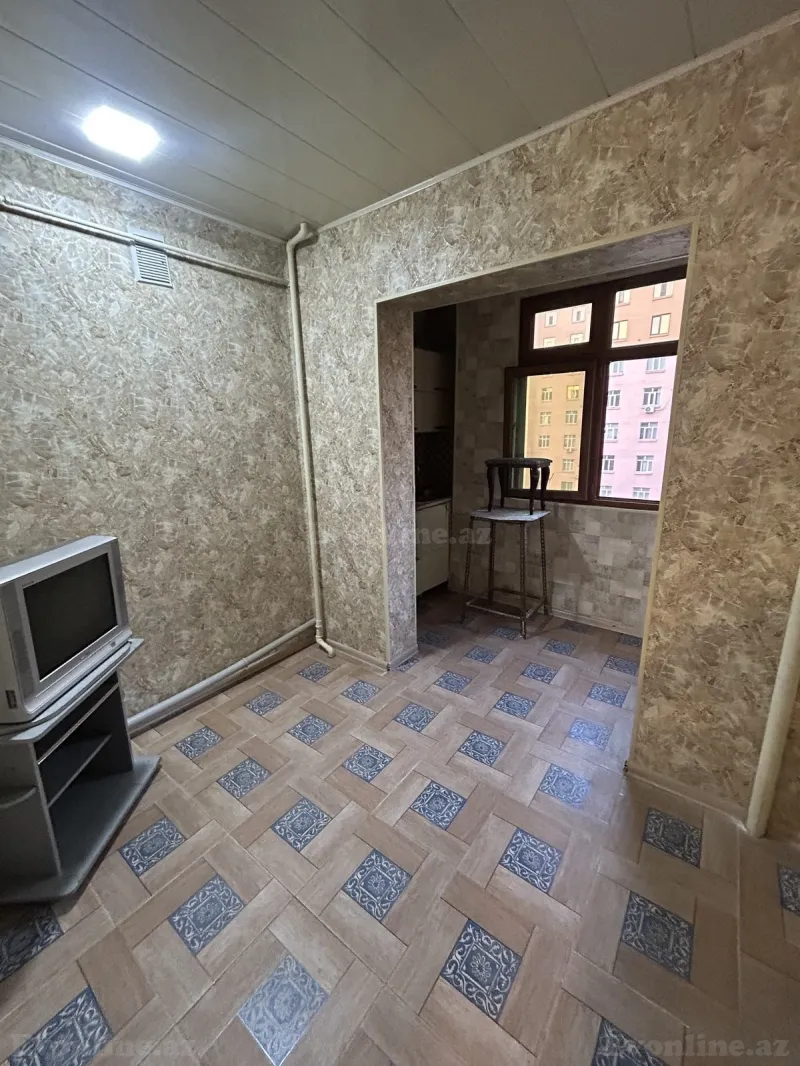 Satılır 2 otaqlı Mənzil Köhnə tikili 40 m² Massiv V - şəkil 2