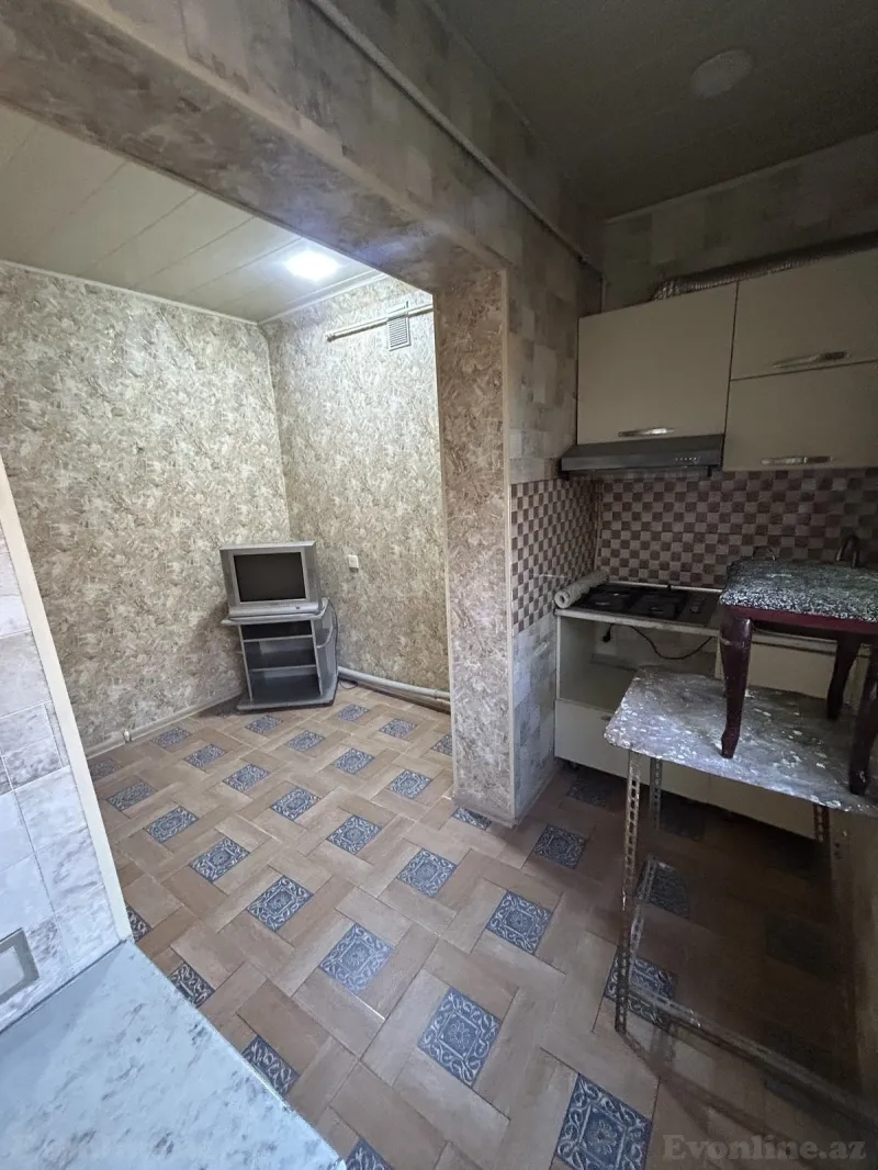 Satılır 2 otaqlı Mənzil Köhnə tikili 40 m² Massiv V - şəkil 4