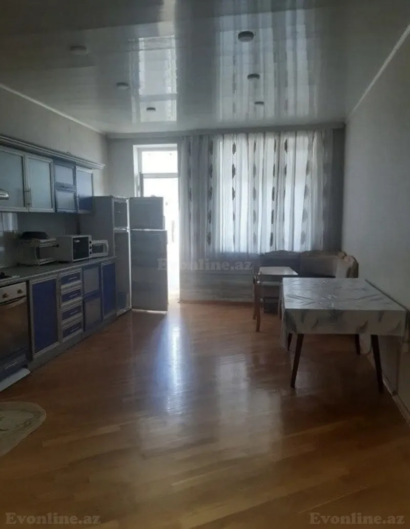 Kirayə verilir 3 otaqlı Mənzil Köhnə tikili 126 m² Nəsimi r.