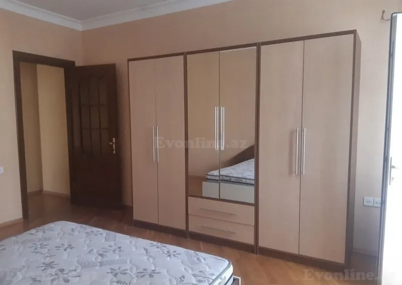 Kirayə verilir 3 otaqlı Mənzil Köhnə tikili 126 m² Nəsimi r. - şəkil 2