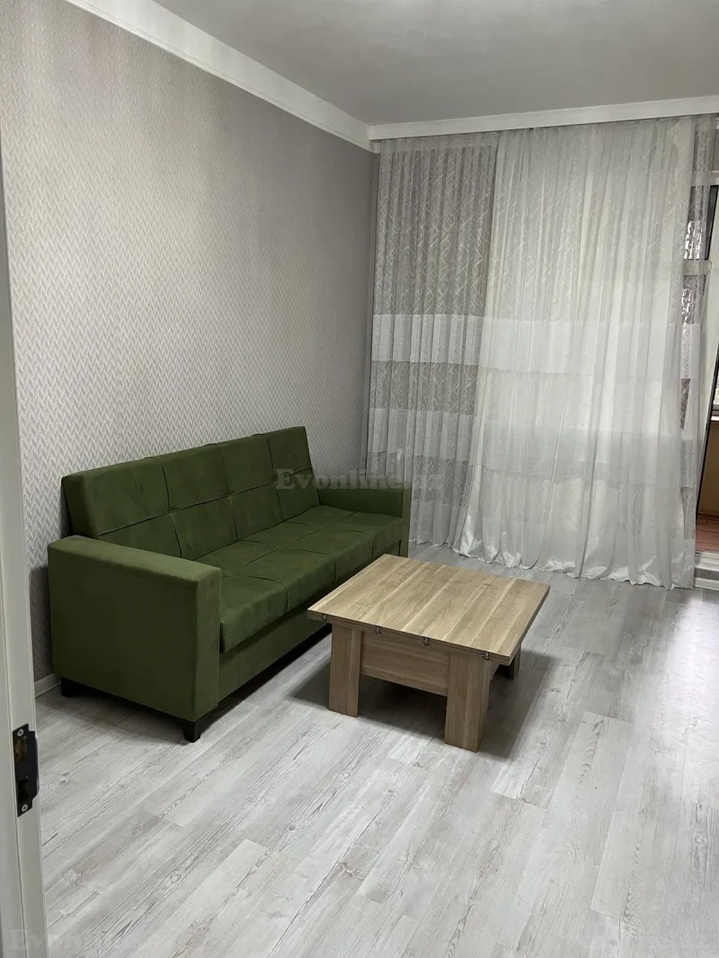 Kirayə verilir 2 otaqlı Mənzil Köhnə tikili 55 m² 4-cü mikrorayon