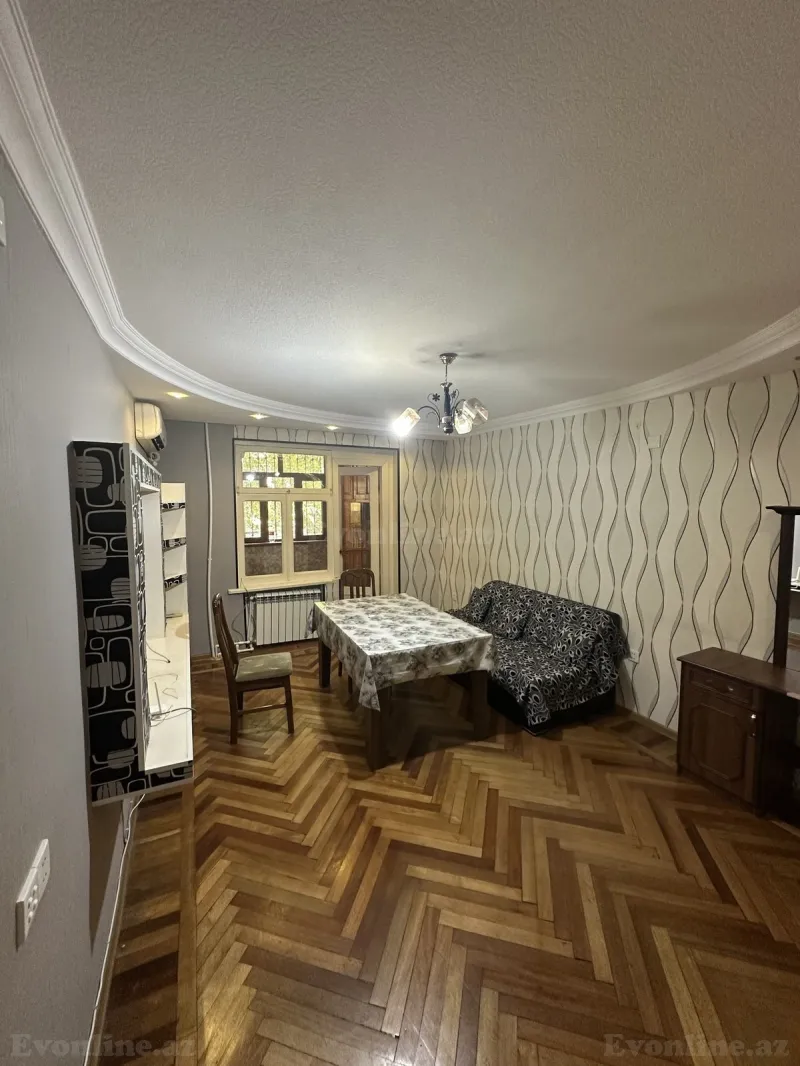 3 otaqlı Mənzil 70 m² 8-ci kilometr Satılır