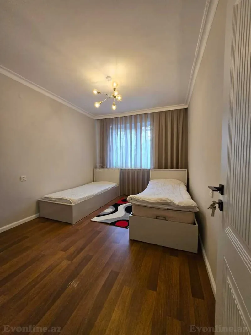 Kirayə verilir 4 otaqlı Mənzil Köhnə tikili 100 m² Səbail r. - şəkil 6