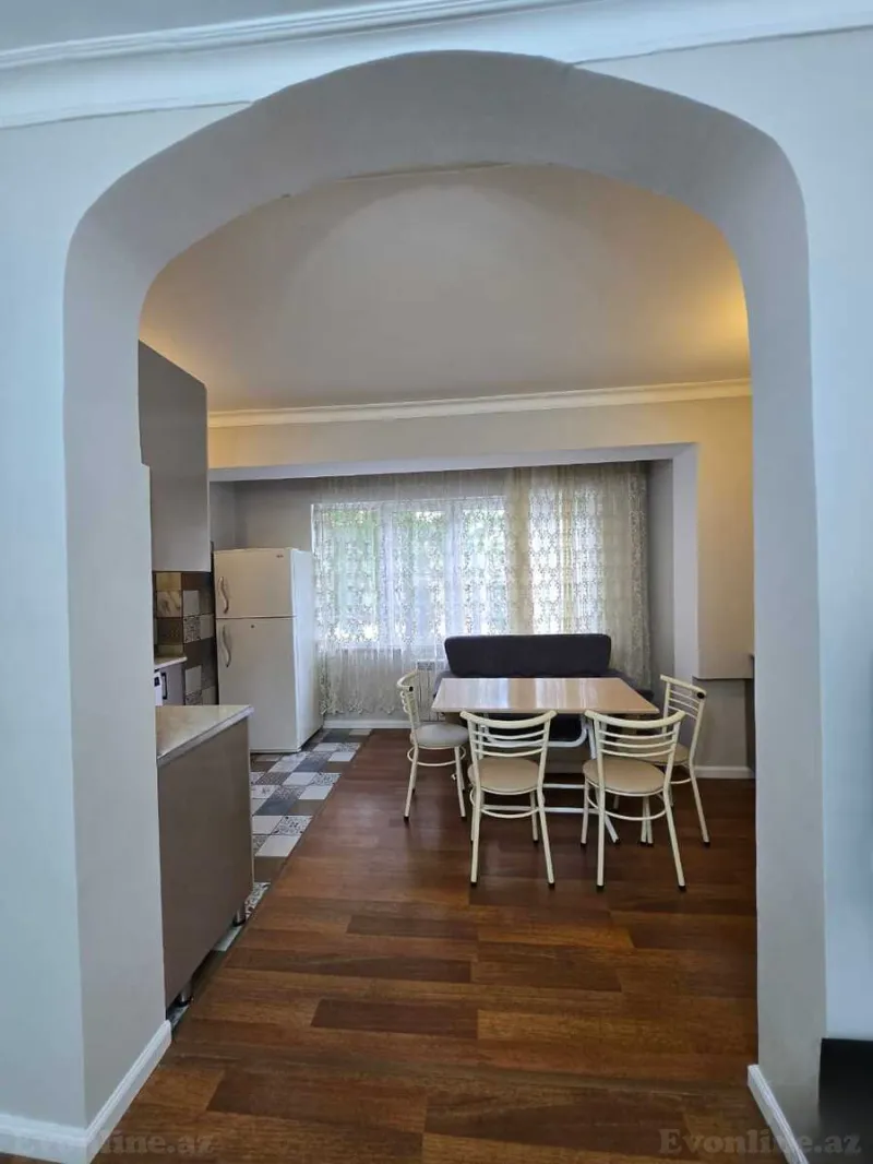 Kirayə verilir 4 otaqlı Mənzil Köhnə tikili 100 m² Səbail r. - şəkil 10